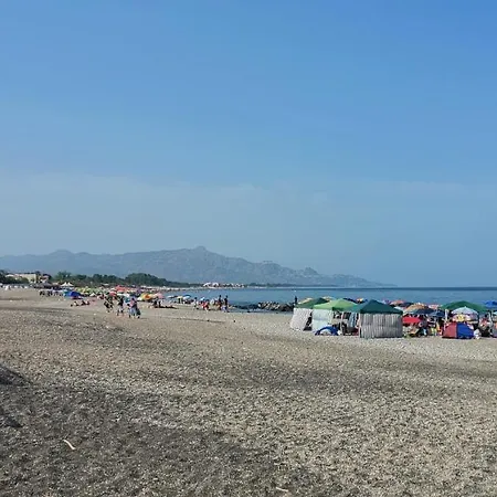 Apartment Sea Garden, Fronte Mare Con Piscina *